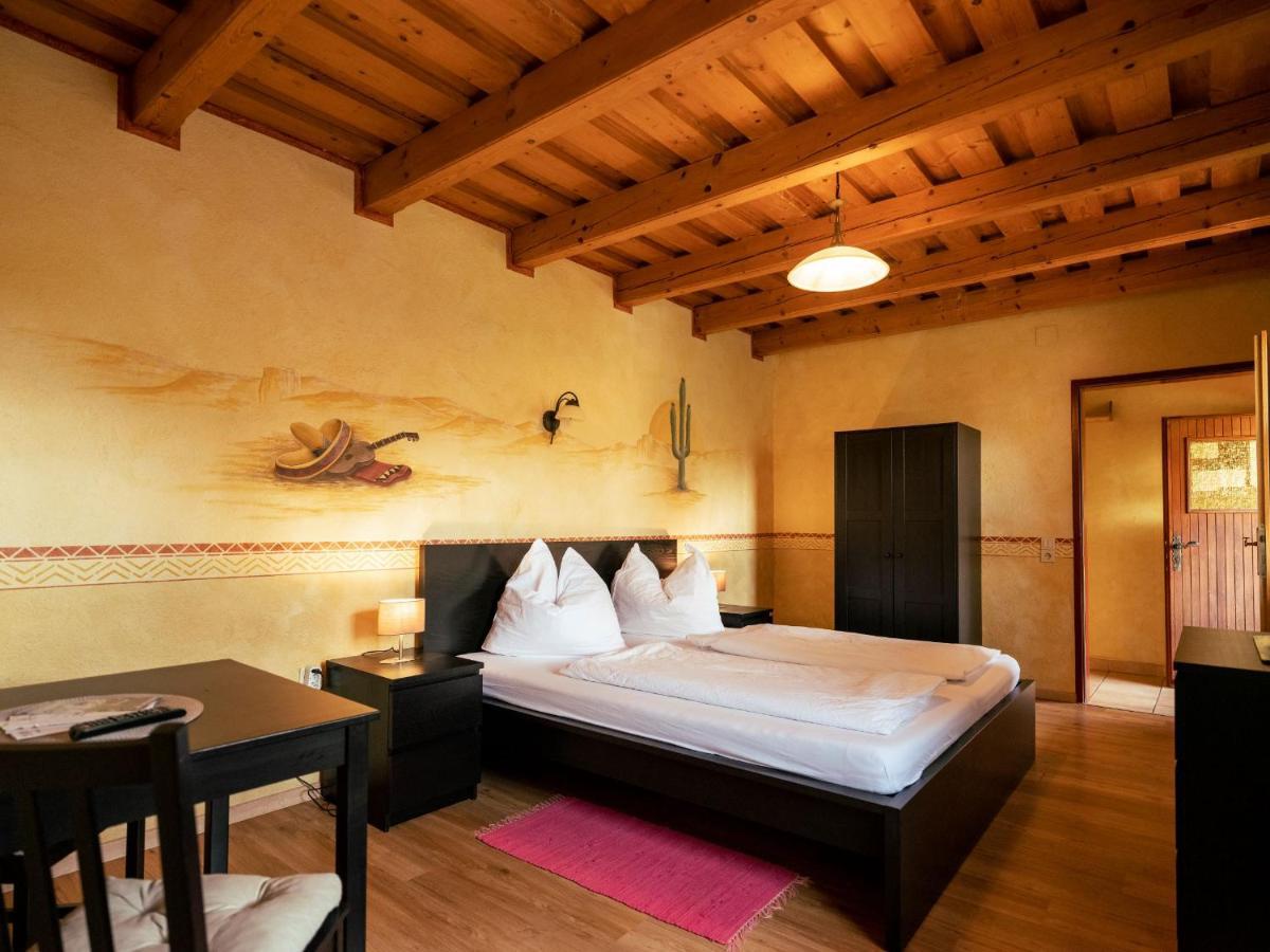 Fruehstueckshaus Wunderland Bed and Breakfast Laa an der Thaya Buitenkant foto