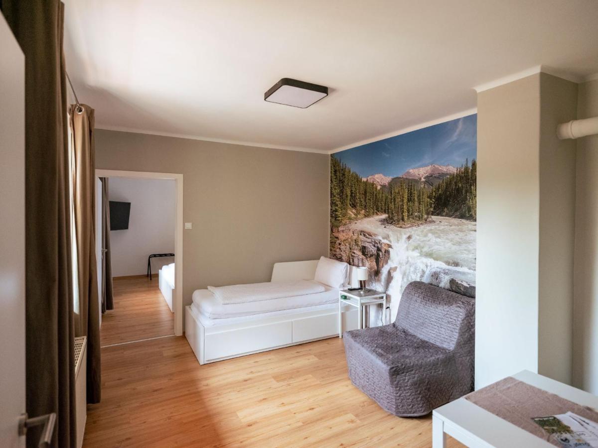 Fruehstueckshaus Wunderland Bed and Breakfast Laa an der Thaya Buitenkant foto