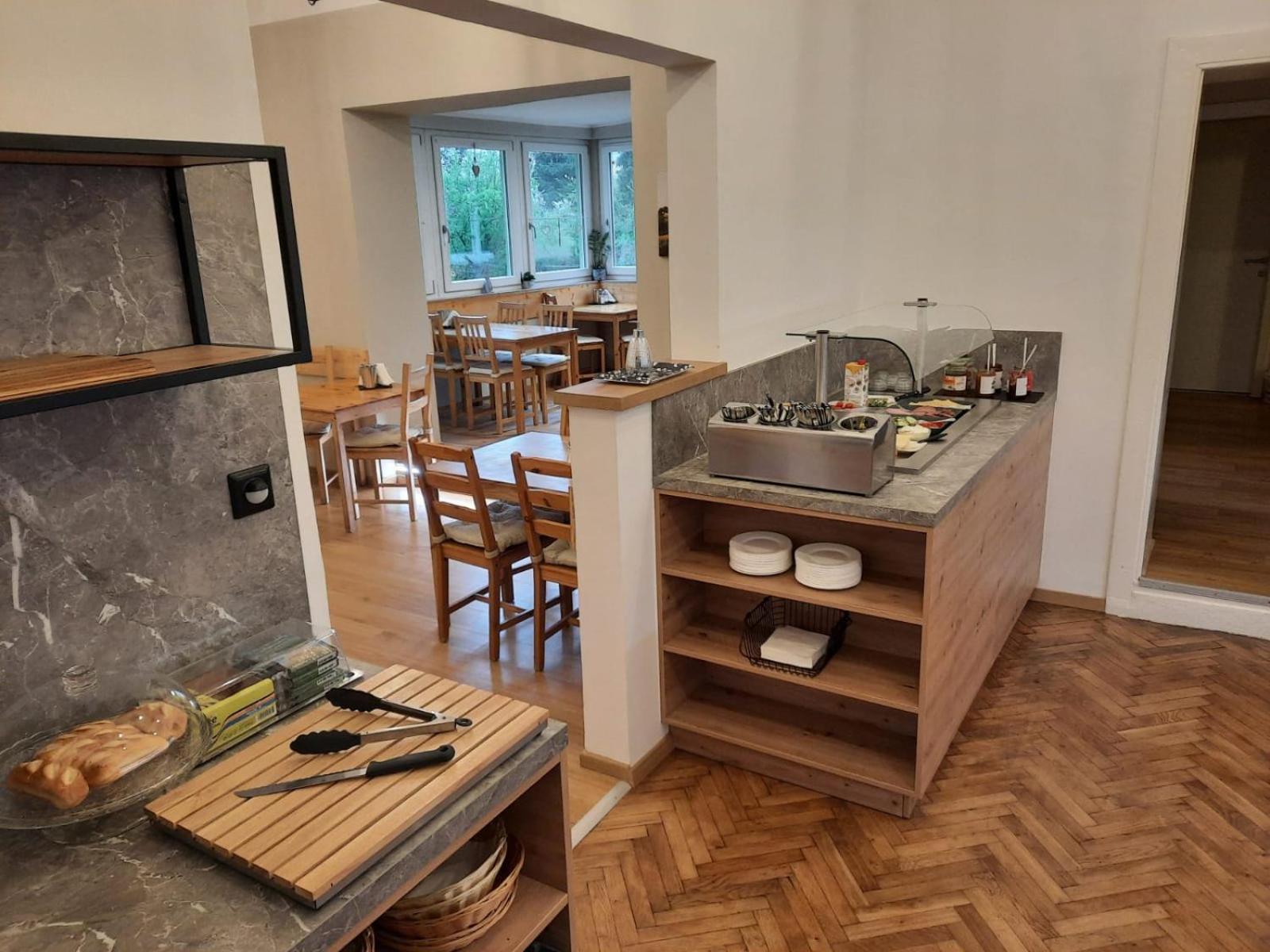 Fruehstueckshaus Wunderland Bed and Breakfast Laa an der Thaya Buitenkant foto