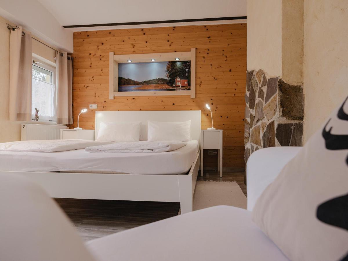 Fruehstueckshaus Wunderland Bed and Breakfast Laa an der Thaya Buitenkant foto