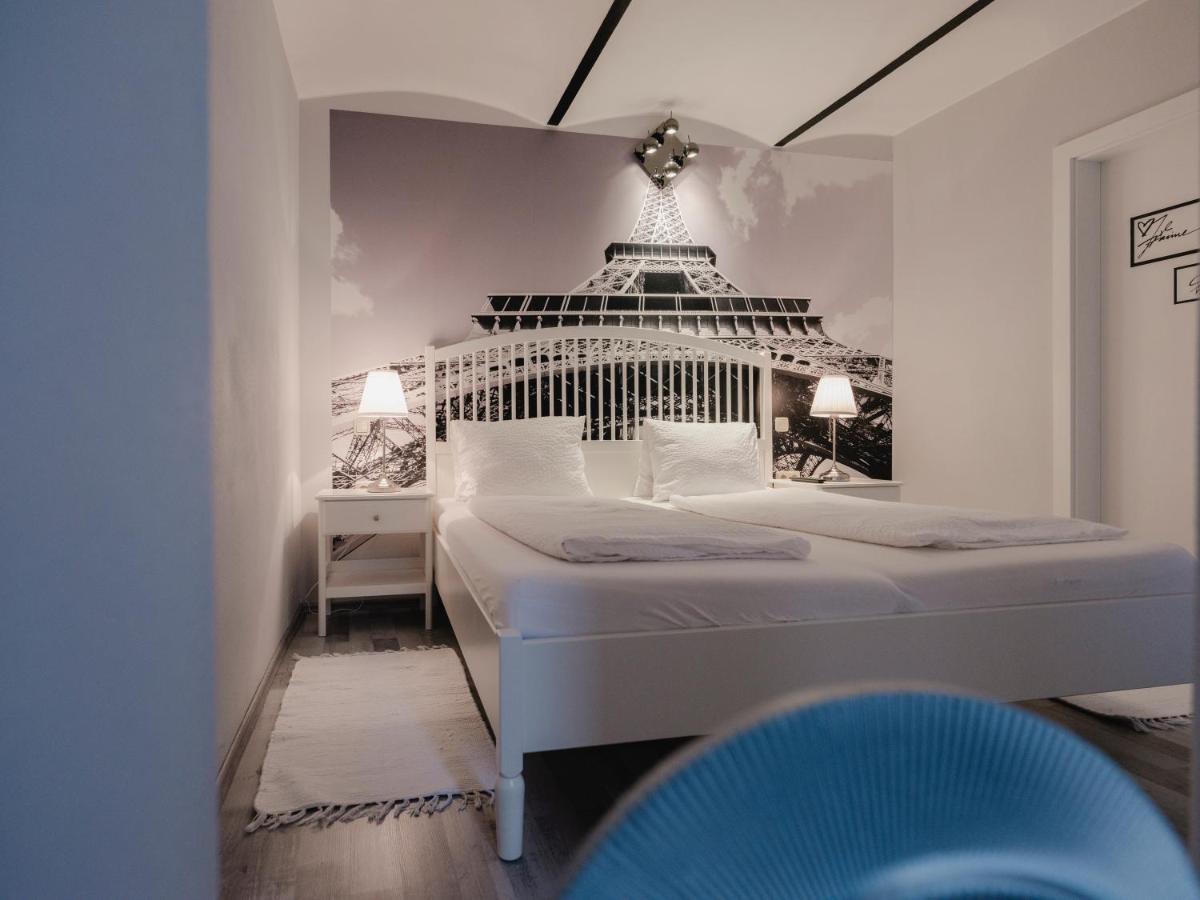 Fruehstueckshaus Wunderland Bed and Breakfast Laa an der Thaya Buitenkant foto