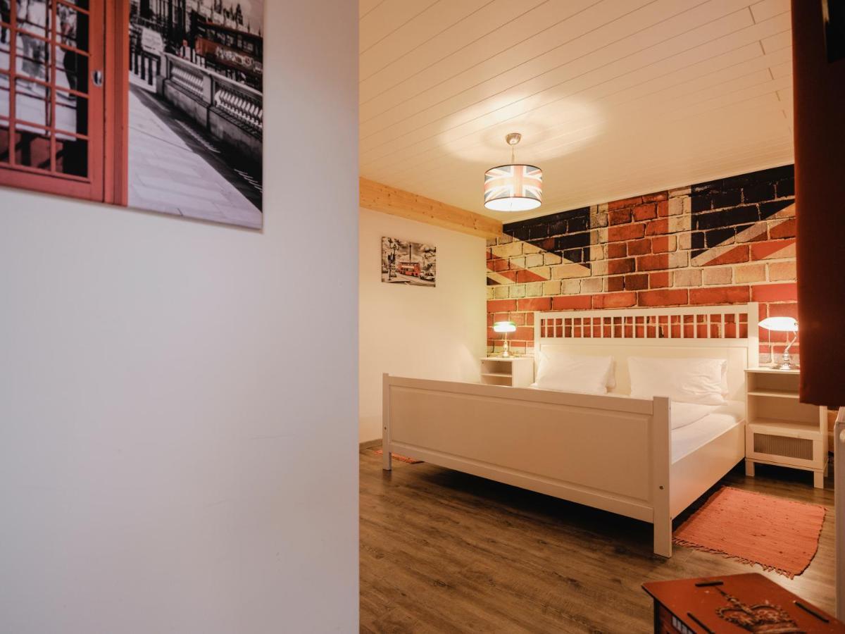 Fruehstueckshaus Wunderland Bed and Breakfast Laa an der Thaya Buitenkant foto
